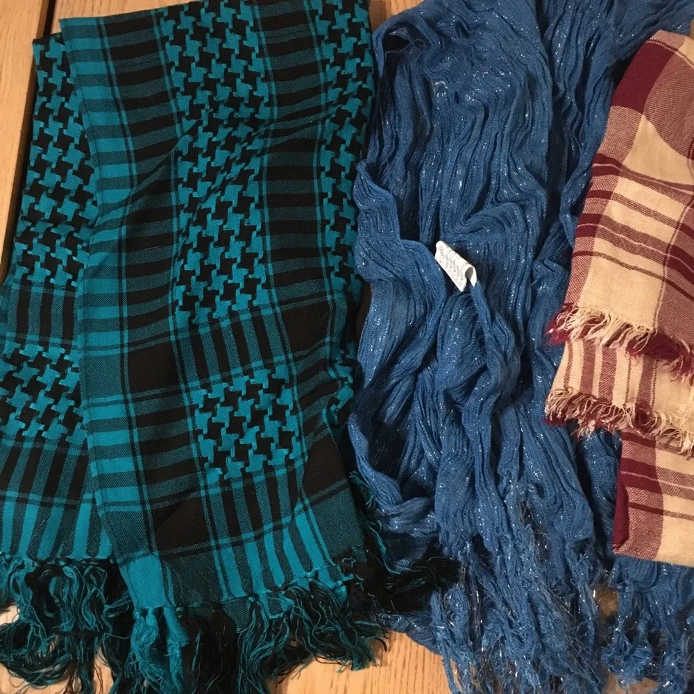 B61 Womens Bundle of 4 Scarves Blues Green Tan Burgundy
